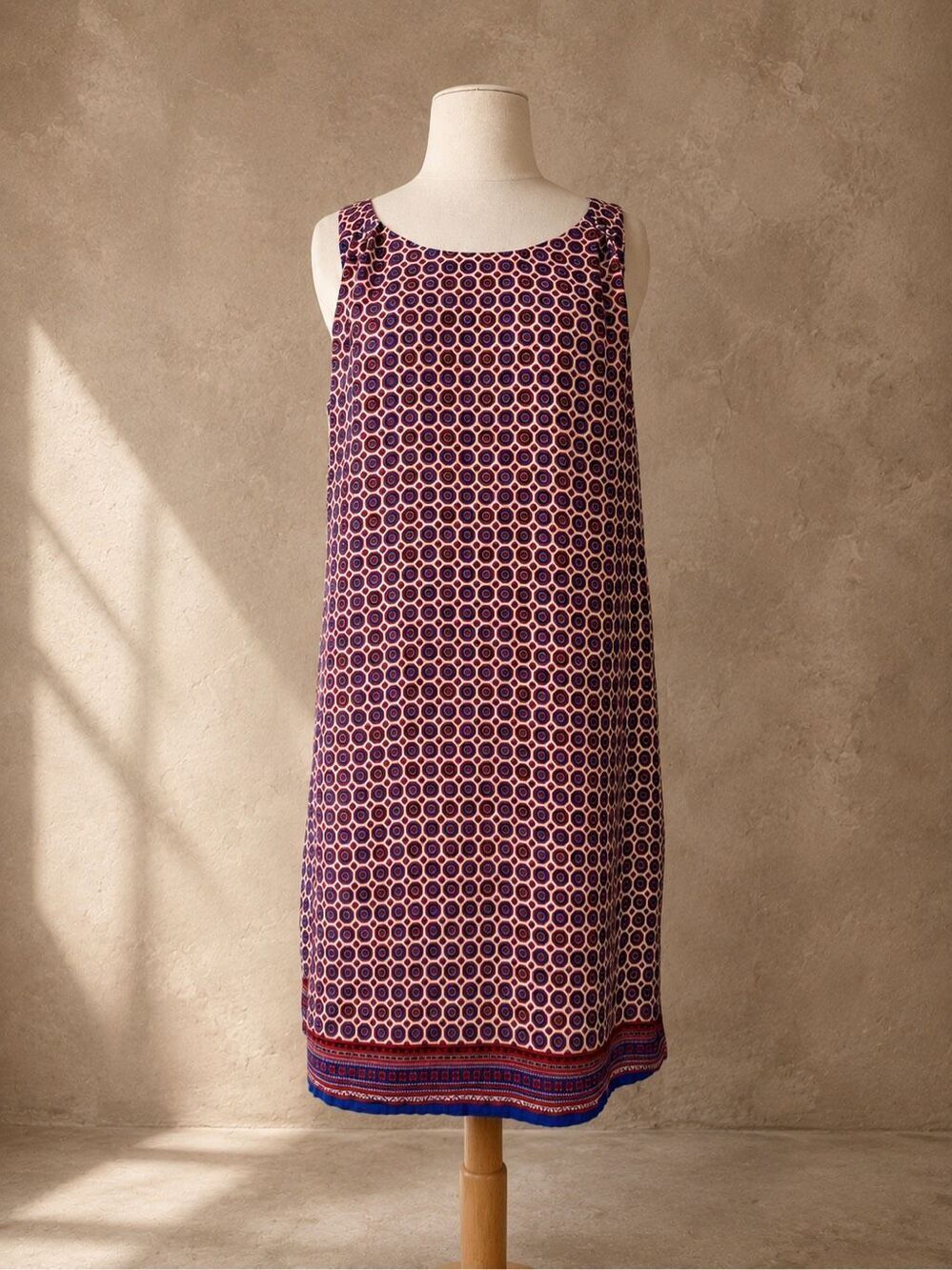 Lila Rose Sz 8 Sleeveless Shift Dress Geometric Medallion Print Blue Red Mini Dr